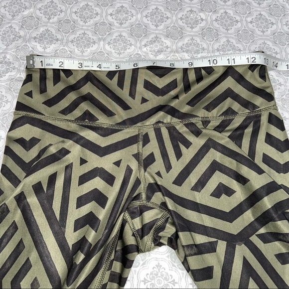 Lululemon Chevron Shuffle Fatigue Green Black 6 - Picture 13 of 15